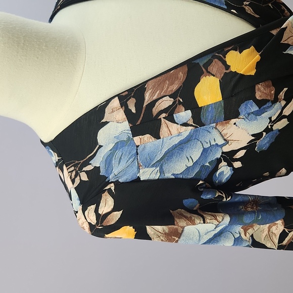 UNIQUE VINTAGE floral wrap dress - Picture 4 of 13